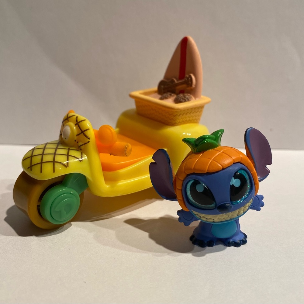 Disney Doorables Stitch Let’s Go Series Car Rare